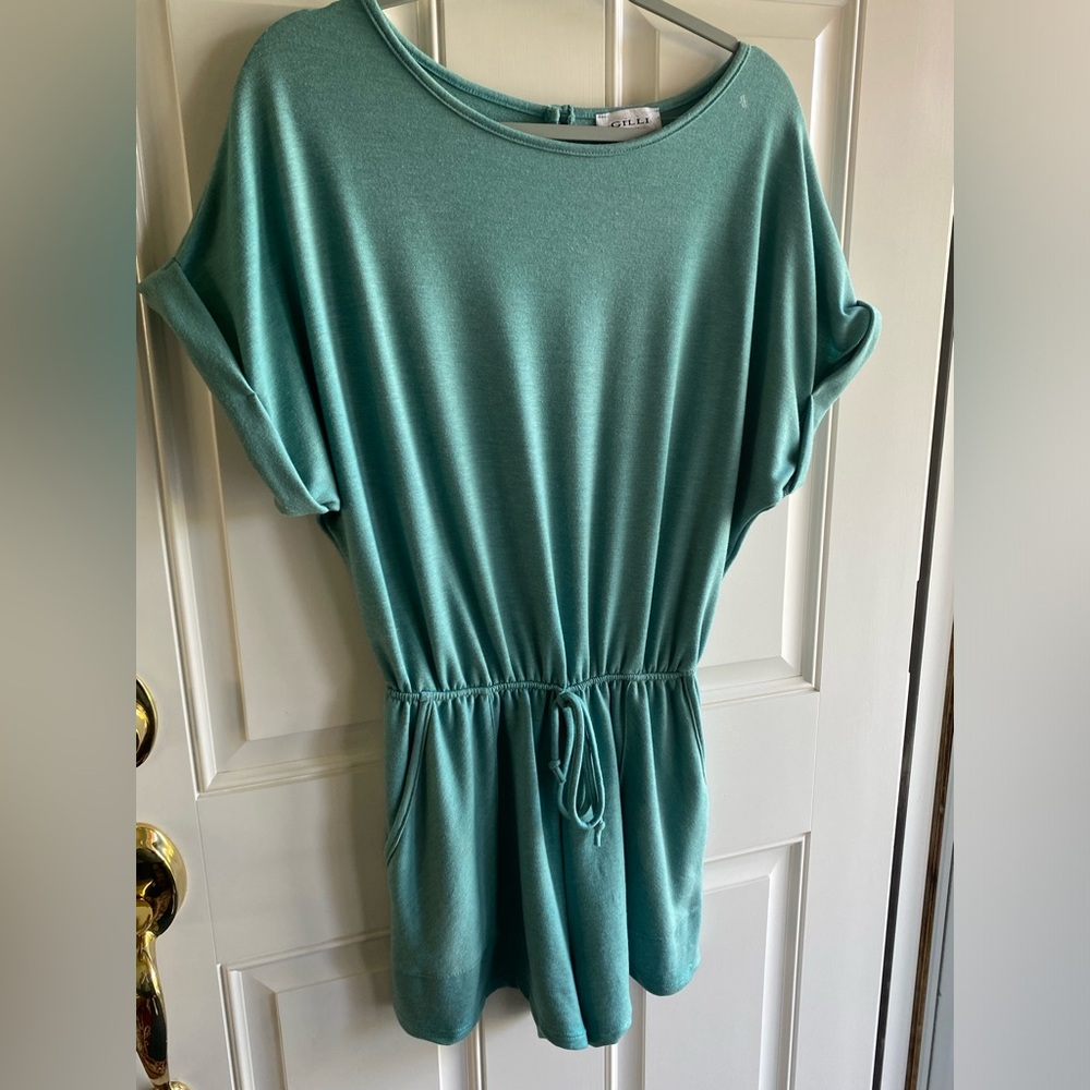 Gilli Short Roll-Up Sleeve Elastic Waist Romper
